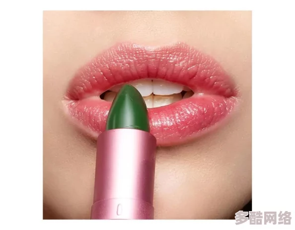 ysl千人千色t9t9t9t9MB：全新色彩系列发布，展现个性与魅力的完美结合，引领时尚潮流新风向！