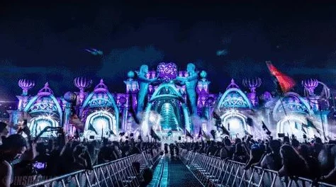 探索男女之间的亲密互动:一边享受美食,一边感受彼此的温暖与激情的视频体验 探索男女之间的亲密互动:一边享受美食,一边感受彼此的温暖与激情的视频体验